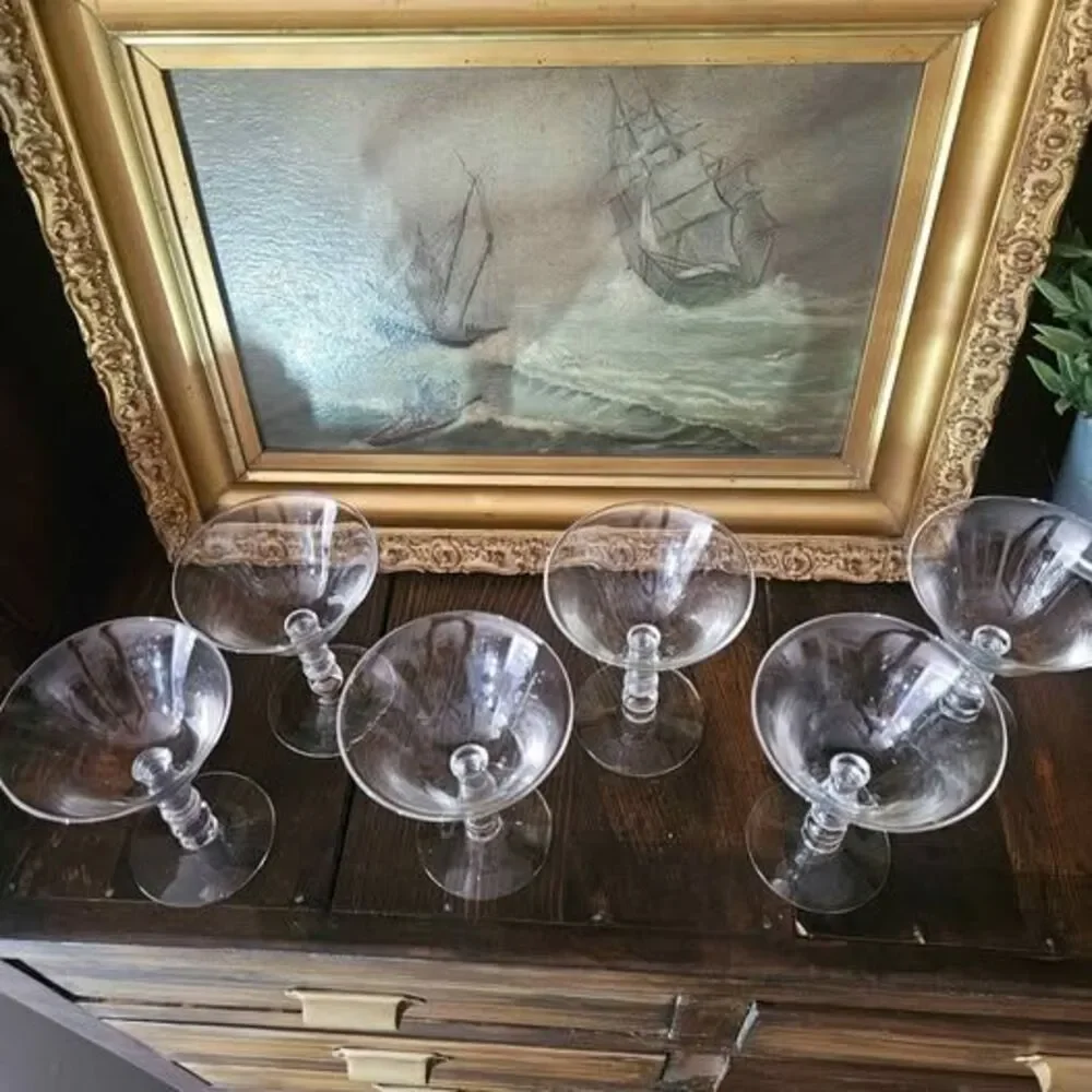 Vintage clear bubble stem coupe champagne glasses. Set of 6